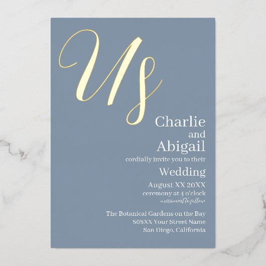 Goud VS Moderne Elegante Trouw op Stofblauw Folie Uitnodiging (Voorkant)