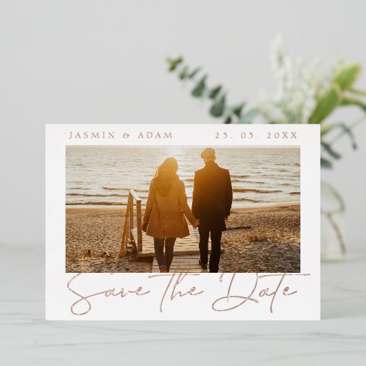 Goud Wit Foto Bruiloft Save the Date Roos Folie Uitnodiging (Staand Voorkant)