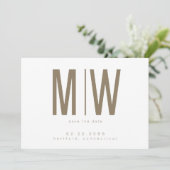 Goud & Wit Lg. Monogram Bruiloft Bewaar de datum Save The Date (Staand voorkant)