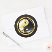 Goud Yin Yang op zwart Ronde Sticker (Envelop)