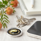Goud Yin Yang op zwart Sleutelhanger (Zijkant)