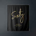 Goud & Zwart 60e Verjaardagsfeest Achtergrond Tapi Wandkleed<br><div class="desc">Dit moderne tapijt is perfect voor een chic zwart en goud 60e verjaardagsfeest. Je gasten zullen genieten van het maken van een foto met deze verfijnde feestelijke achtergrond en je speciale dag onthouden. Het ontwerp bevat een gouden kwastschrift "Zestig" met aangepaste tekst. Je kunt de naam, het evenement en de...</div>