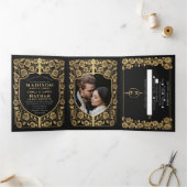 Goud Zwart Zwaard Schild Middeleeuwse Fantasy Wedd Drieluik Uitnodiging (Binnen)