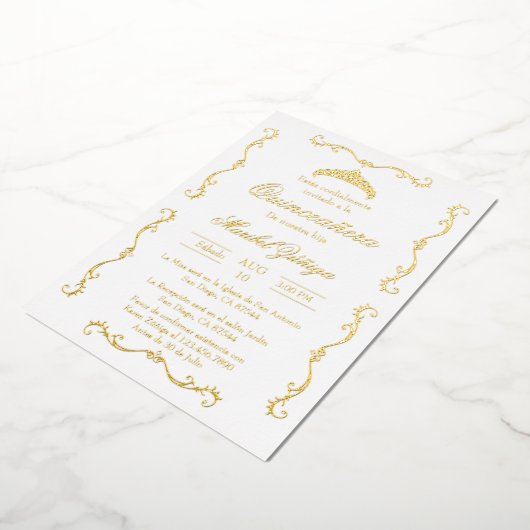Goudbeige w/krans Quinceanera uitnodiging Folie In (Gedraaid)