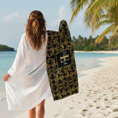 Goudblad en zwarte luxe | Aangepast monogram Strandlaken