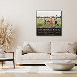 goudbloem - Adventure-foto van de goudfamilie Canvas Afdruk<br><div class="desc">Prachtige ,  geïnspireerde zwarte en goudflorale fotodoek. Het zal een mooi cadeau voor het gezin maken,  het grote avontuur van het gezin onthouden.</div>