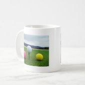 Goudbollen, t-shirt uit de bergen koffiemok (Voorkant links)