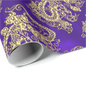 Gouddraak in reliëf op Paarse satijnafdruk Cadeaupapier (Rol Hoek)