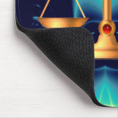 GOUDE SCHALEN VAN HET RECHT MET GEM STONES, JUSTIT MUISMAT (Hoek)