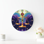 GOUDE SCHALEN VAN HET RECHT MET GEM STONES, rechts Grote Klok (Huis)