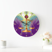 GOUDE SCHALEN VAN HET RECHT MET GEM STONES, rechts Grote Klok (Huis)