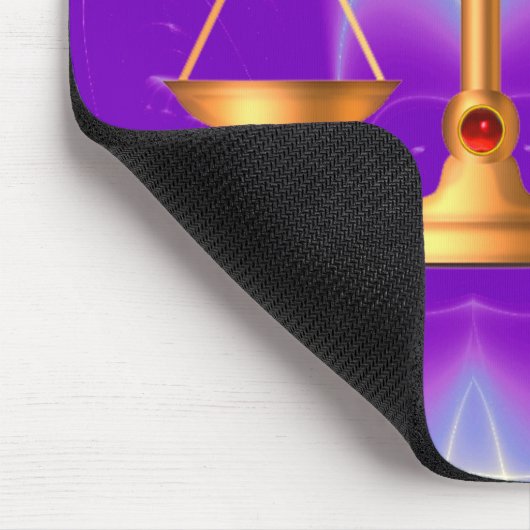 GOUDE SCHALEN VAN HET RECHT MET GEM STONES, rechts Muismat (Hoek)