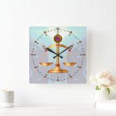 GOUDE SCHALEN VAN HET RECHT MET GEM STONES, rechts Vierkante Klok (Huis)