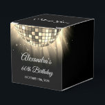 Gouden 60e verjaardagsfeestje 70's Disco Ball Bedankdoosjes<br><div class="desc">Laat uw gasten zich voelen als disco sterren met onze Gold 60th Birthday Party 70's Disco Ball Favor Box. Deze gunstboxen zijn de perfecte manier om je vrienden en familie naar huis te sturen met een vleugje nostalgie uit de jaren '70 na je mijlpaalviering. In een levendige schaduw van paarse...</div>