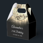 Gouden 70e verjaardagsfeestje 70's Disco Ball Bedankdoosjes<br><div class="desc">Verhoog je 70ste verjaardag met onze Gold 70th Birthday Party 70's Disco Ball Favor Box. Deze gunst box legt de essentie van het disco-tijdperk vast, waardoor het de perfecte keuze is voor een retro-thema bash of een evenement waar je een vleugje magie uit de jaren '70 wilt inblazen. In een...</div>