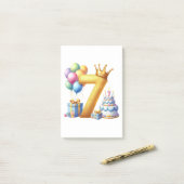 Gouden 7e verjaardag post-it® notes (Op bureau)
