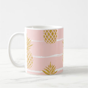 Gouden ananas, Gestreepte Zomerachtergrond. Koffiemok