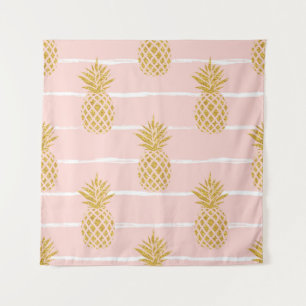 Gouden ananas, Gestreepte Zomerachtergrond. Wandkleed