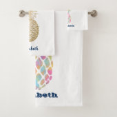 Gouden Ananas Marineblauw Wit Gestreept  Bad Handdoek (Insitu)