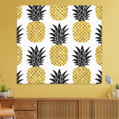 Gouden ananassen: Handgetekend wit naadloos. Canvas Afdruk (Insitu (Woonkamer))