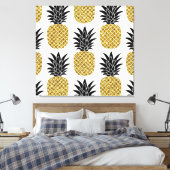 Gouden ananassen: Handgetekend wit naadloos. Canvas Afdruk (Insitu (Slaapkamer))