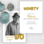 Gouden ballon 90e verjaardag foto uitnodigen kaart<br><div class="desc">Vier 90 ongelooflijke jaren met deze elegante gouden ballon 90e verjaardag foto uitnodiging. Met "NEGENTIG" in gedurfde fgoudkleurige folie ballonletters en een ruimte voor een gepersonaliseerde foto, is dit tijdloze ontwerp ideaal voor het eren van een goed geleefd leven. Pas de naam, feesttijd, locatie en RSVP-details moeiteloos aan. Of u...</div>