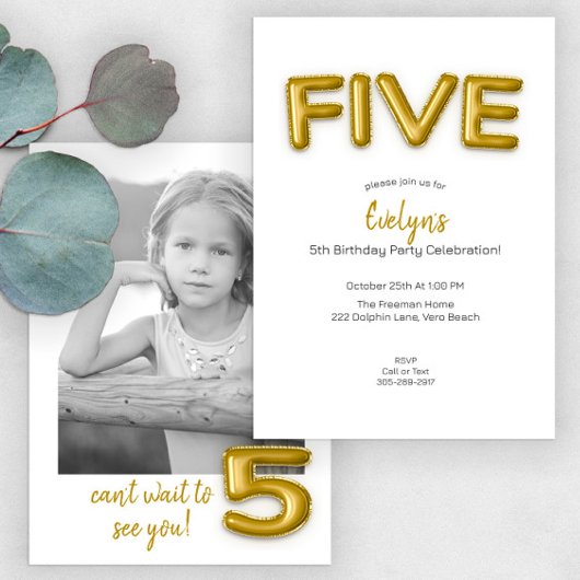 Gouden ballon vijfde verjaardag foto uitnodigen kaart