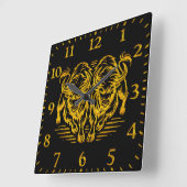 Gouden bizon die over de vlaktes loopt bij zonsond vierkante klok (Hoek)