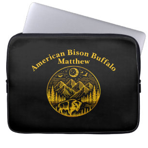 Gouden Bizon die rondloopt onder een maanverlichte Laptop Sleeve