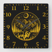 Gouden bizon zwervend onder een maanverlichte berg vierkante klok (Voorkant)