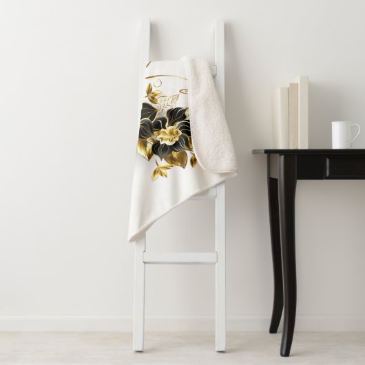 Gouden Bloem Vlinder met Zwarte Orchidee Sherpa Deken (In situ)