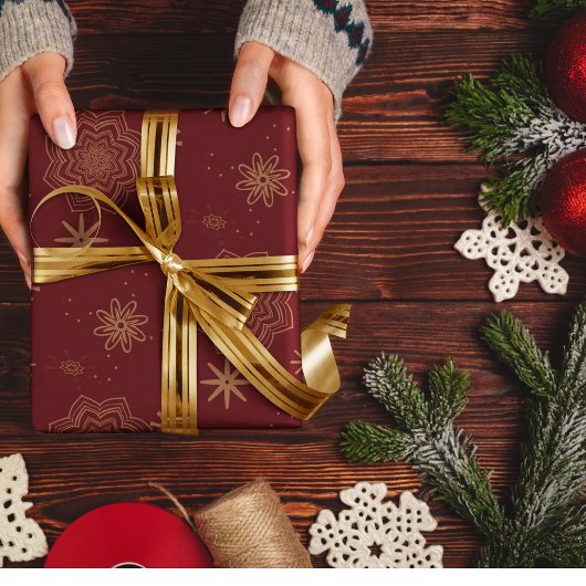 Gouden bloemen en sterren op Bourgondië Inpakpapier Vel