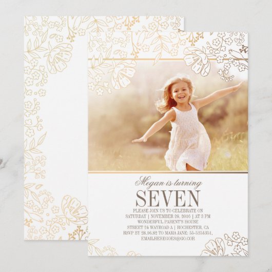 Gouden Bloemen Meisje Foto Verjaardag Uitnodiging (Voorkant / Achterkant)