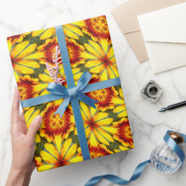 Gouden bloemen patroon cadeaupapier