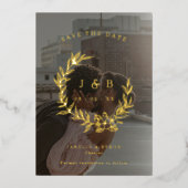 Gouden bloemenkrans monogram foto Save the Date Folie Uitnodiging (Voorkant)