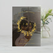 Gouden bloemenkrans monogram foto Save the Date Folie Uitnodiging (Staand Voorkant)