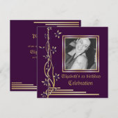Gouden bloemenrand op paarse verjaardagsuitnodigin kaart (Voorkant / Achterkant)