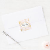  gouden bloemmotief op roze designer vierkante sticker (Envelop)