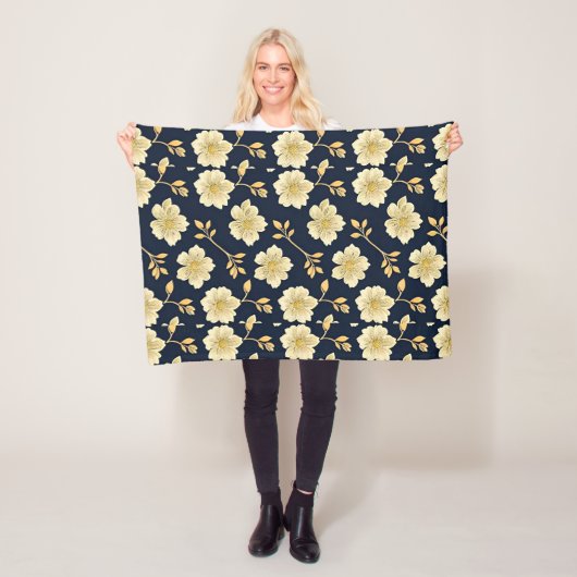 Gouden Bloemmotieven Fleece Deken (In situ)