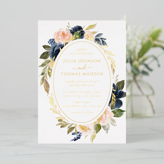 Gouden Blush Navy bruiloft Bloemen Bloemen Folie Uitnodiging (Staand Voorkant)