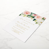 Gouden Blush Roze Bloemen Quinceanera Folie Uitnodiging (Gedraaid)