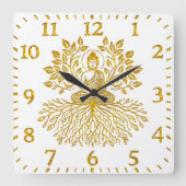 Gouden Boeddha omringd door Natuur. Vierkante Klok (Voorkant)