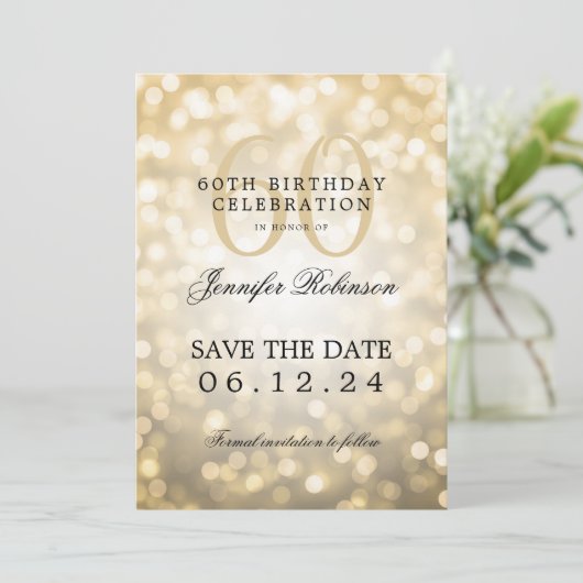 Gouden Bokeh 60e verjaardag Save the Date Kaart (Staand voorkant)