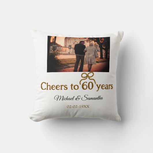 Gouden boog juichen voor 60-jarig huwelijk kussen (Voorkant)