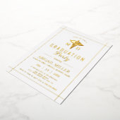 Gouden caduceus Klasse van 2025 wit afstuderen Folie Uitnodiging (Gedraaid)