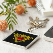 GOUDEN CELTISCHE HART SIERADEN MET ROBIJN EDELGEST SLEUTELHANGER (Zijkant)