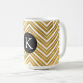 Gouden Chevron Monogram Koffiemok (Voorkant rechts)