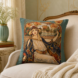 Gouden Chrysanthemum Muse – Art Nouveau Bloemstuk Kussen