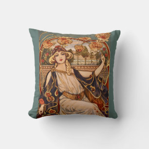 Gouden Chrysanthemum Muse – Art Nouveau Bloemstuk Kussen