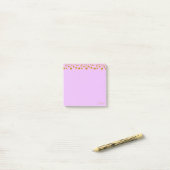 Gouden Confetti en kalligrafie op Violet Post-it® Notes (Op bureau)